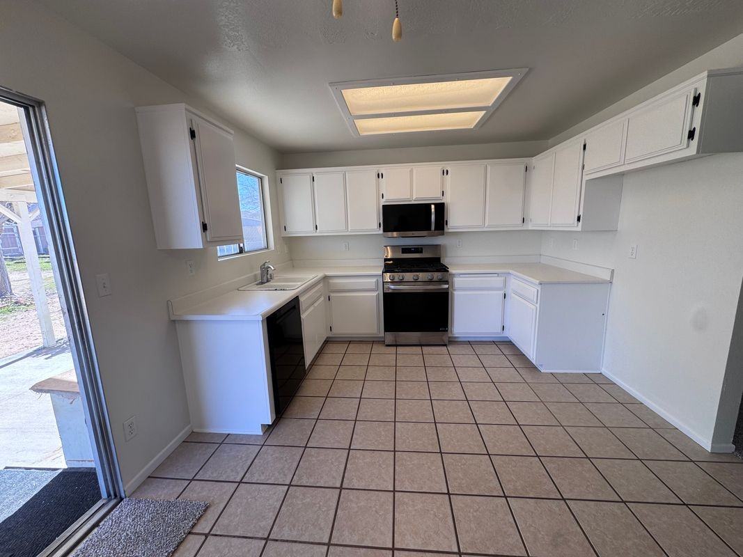 9669 San Pablo Ave - Photo 3 of 16