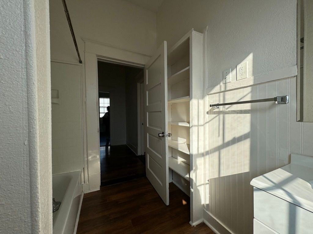 215 Rigsby Ave - Photo 2 of 11