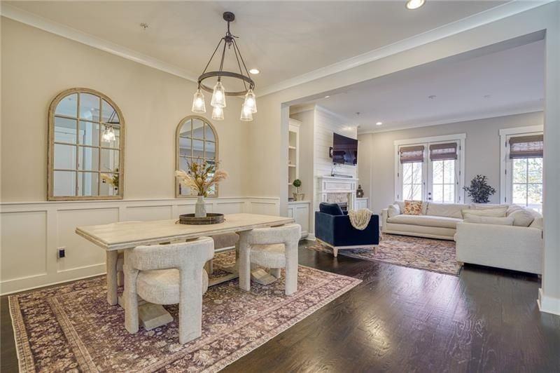 984 Memorial Walk Se - Photo 4 of 38