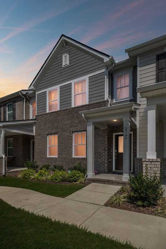 2746 Fordham St - Photo 2 of 39