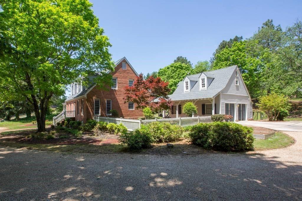 2633 Brittany Ct Se - Photo 3 of 15