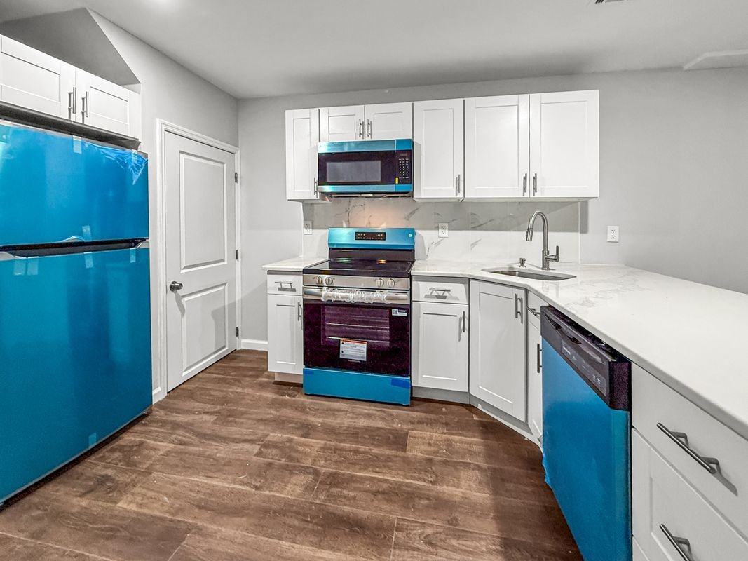 889 S 17th St - Photo 3 of 33