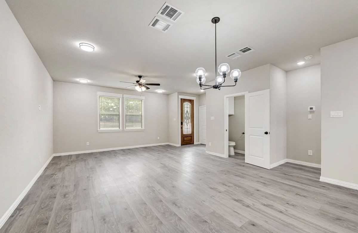 5612 Black Pine Cir - Photo 2 of 17