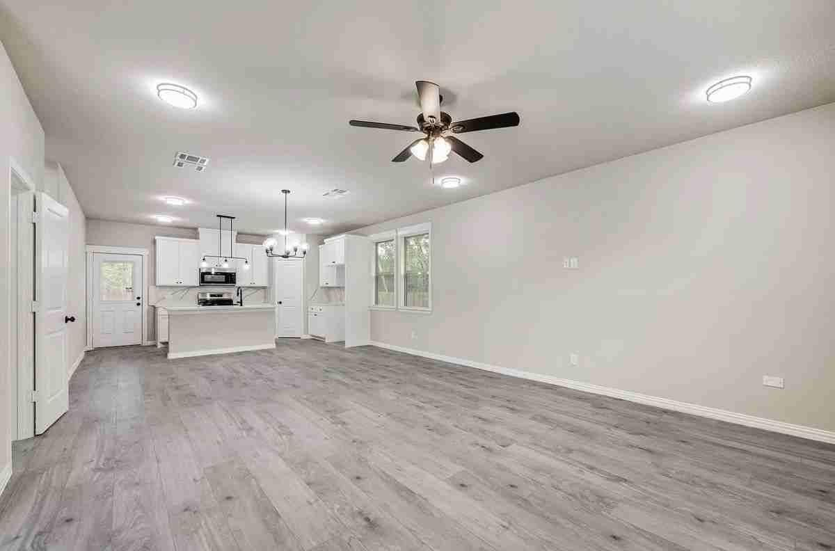 5612 Black Pine Cir - Photo 3 of 17