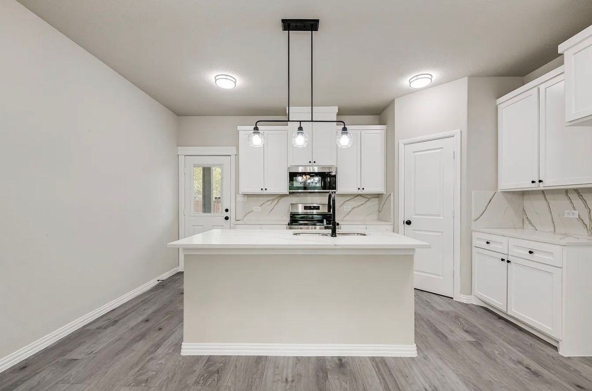 5612 Black Pine Cir - Photo 5 of 17