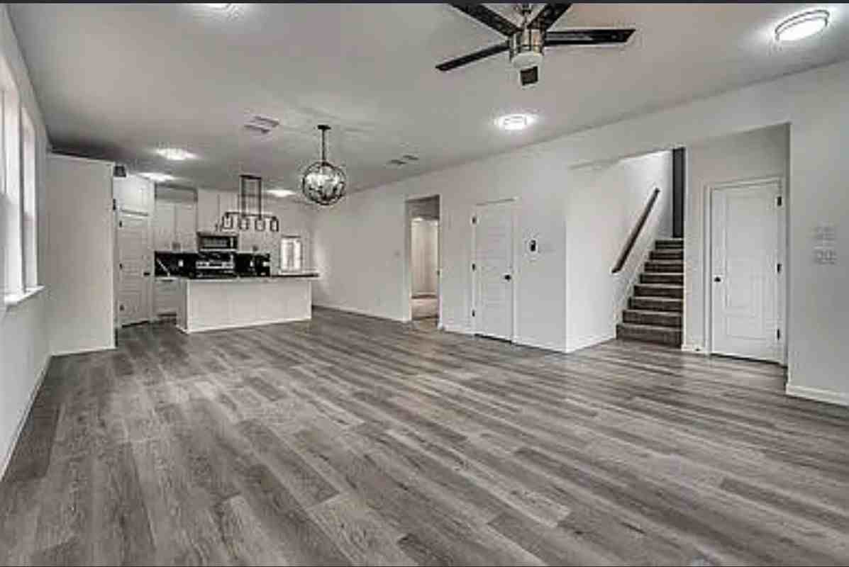 5610 Black Pine Cir - Photo 2 of 20