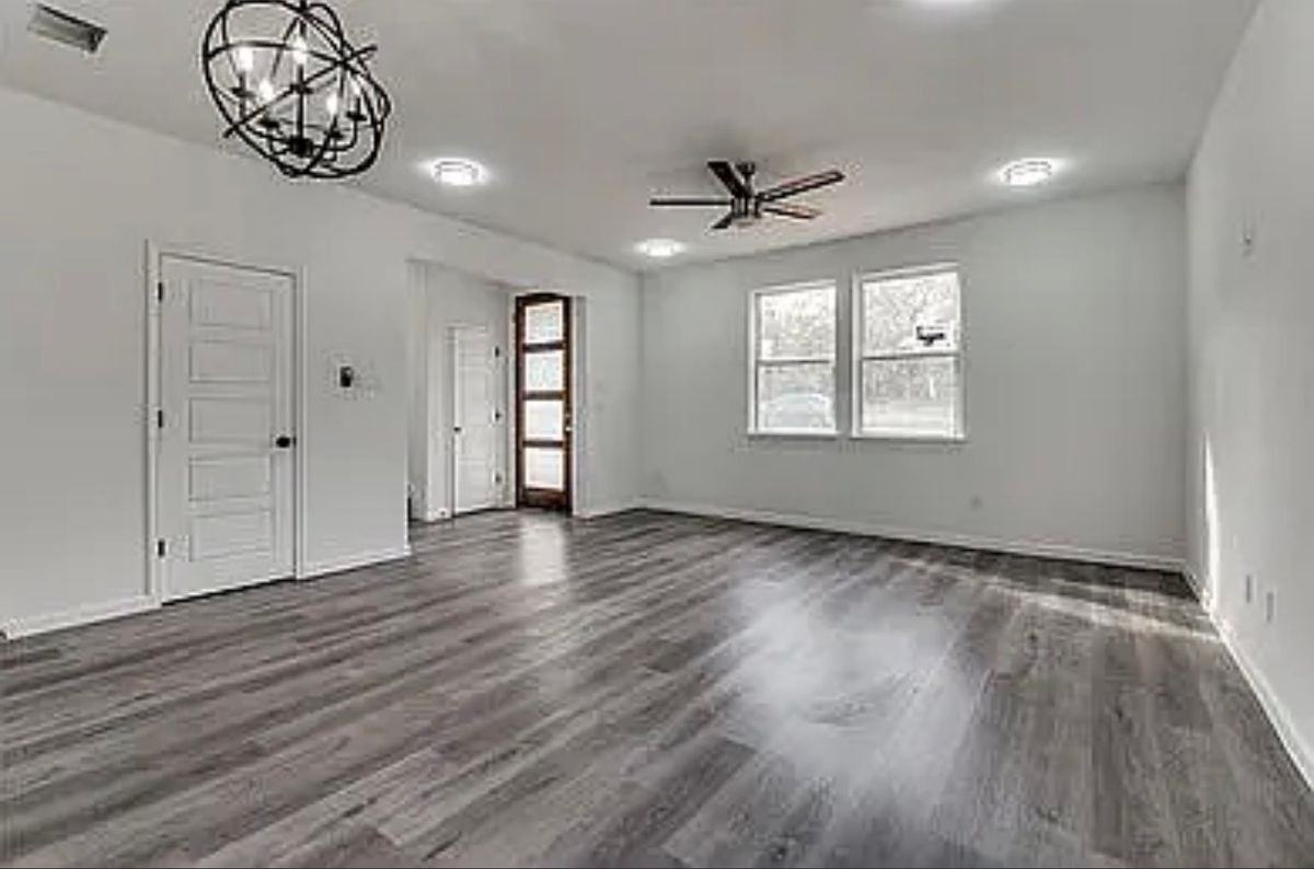 5610 Black Pine Cir - Photo 3 of 20