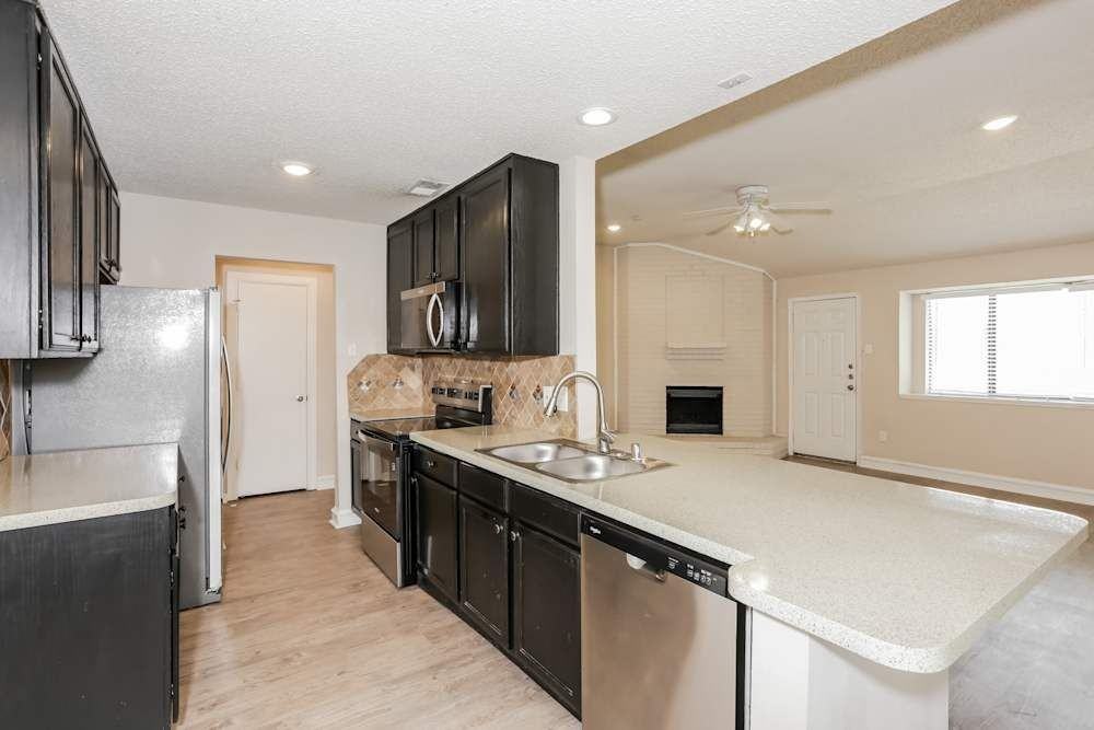 2669 Claremont Dr - Photo 2 of 8