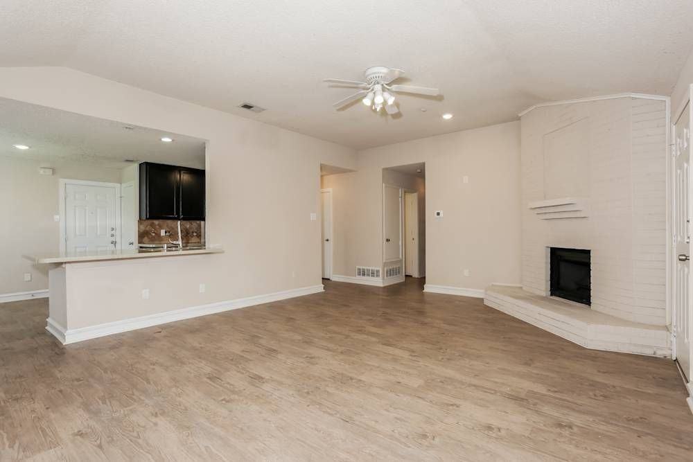 2669 Claremont Dr - Photo 3 of 8