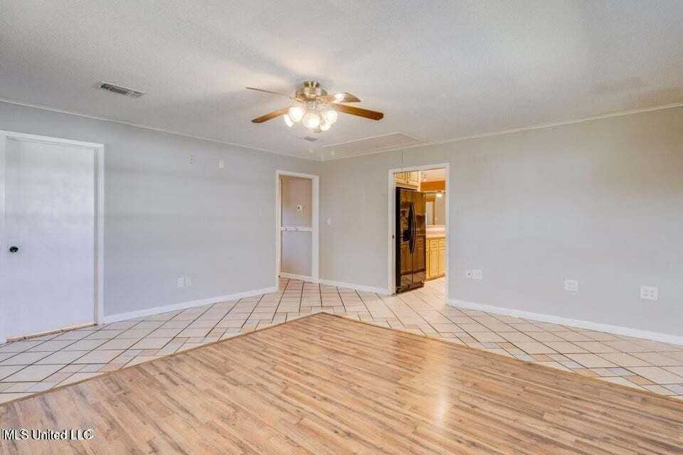 108R Vance Pl - Photo 3 of 24