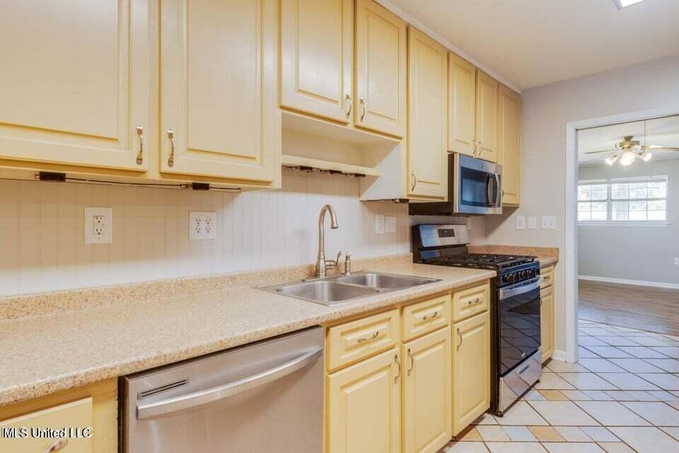 108R Vance Pl - Photo 5 of 24