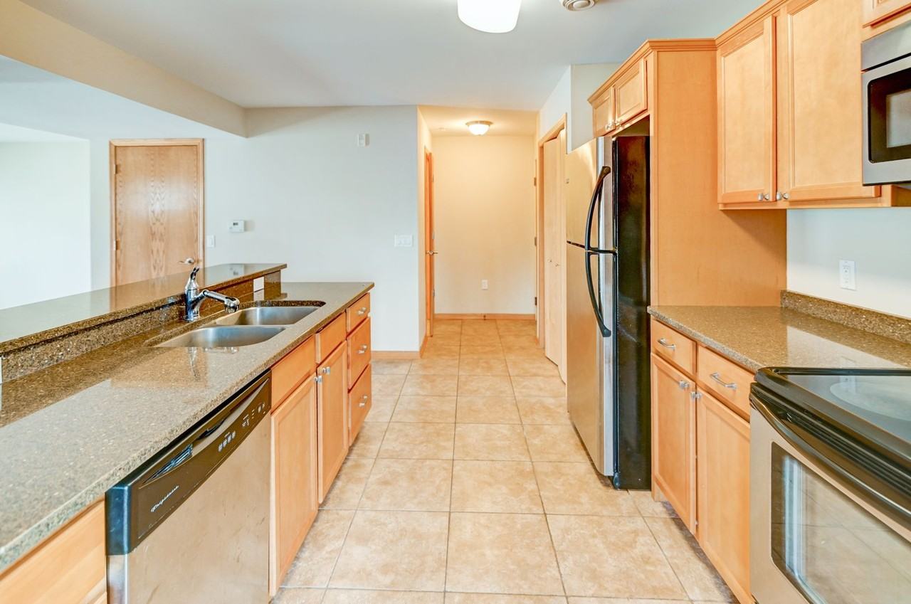 Fairhaven Court Townhomes - Photo 4 of 11