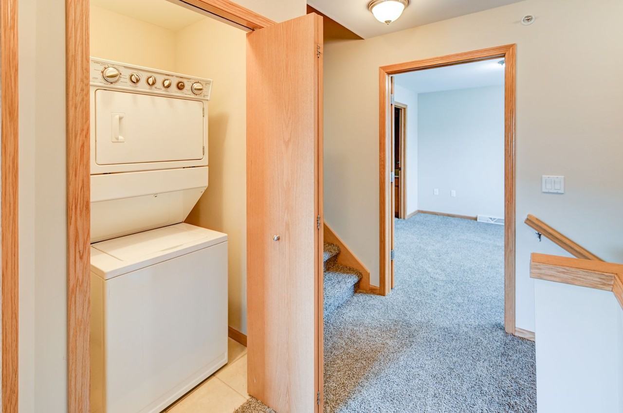 Fairhaven Court Townhomes - Photo 5 of 11