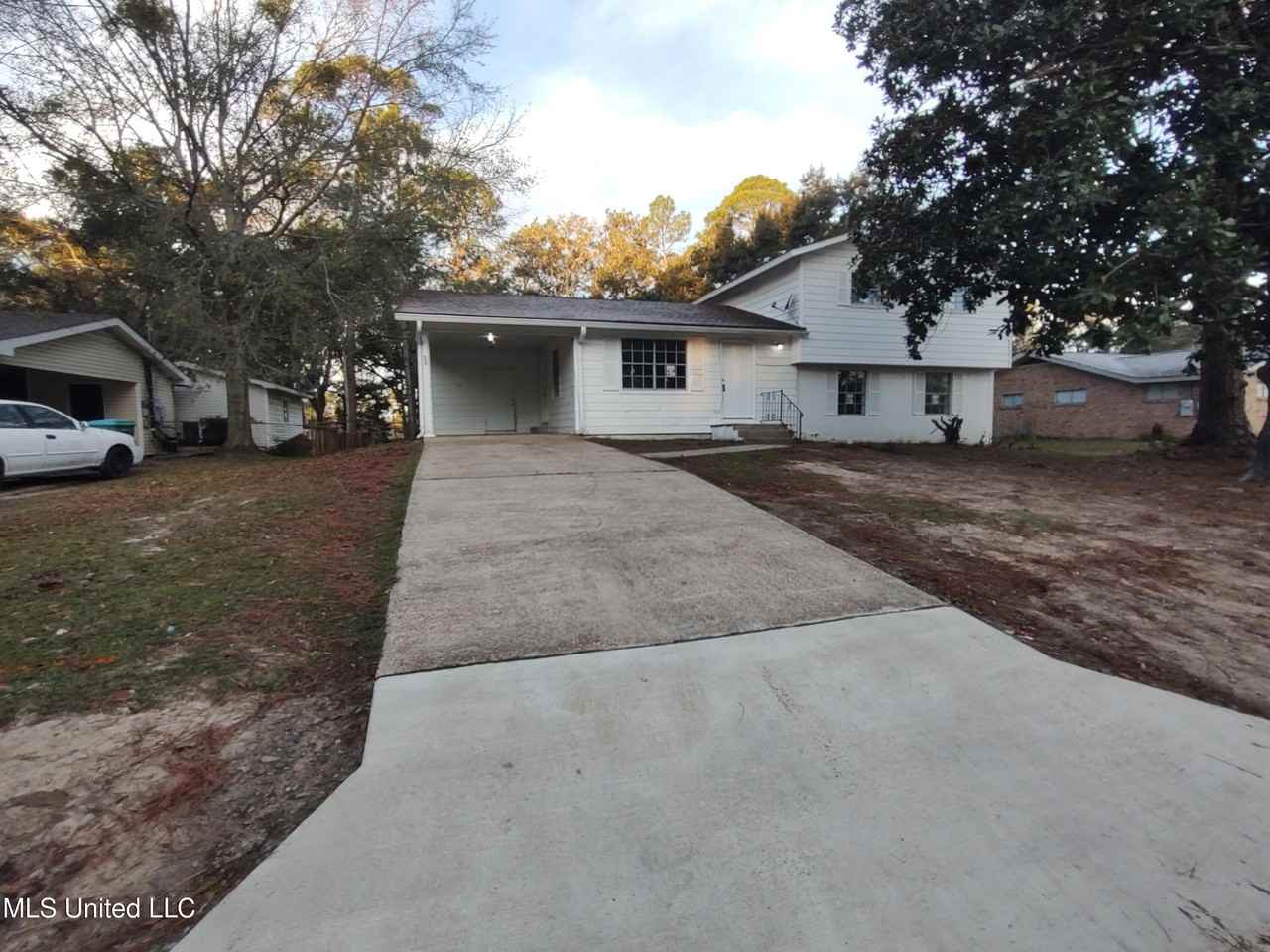 3803 Sherwood St - Photo 2 of 18