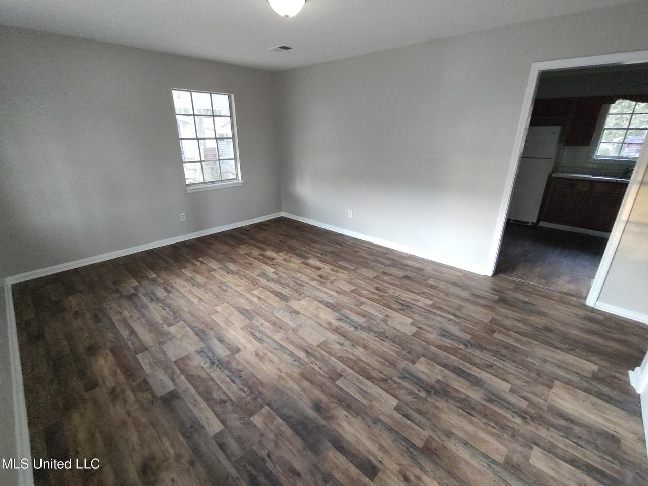 3803 Sherwood St - Photo 3 of 18