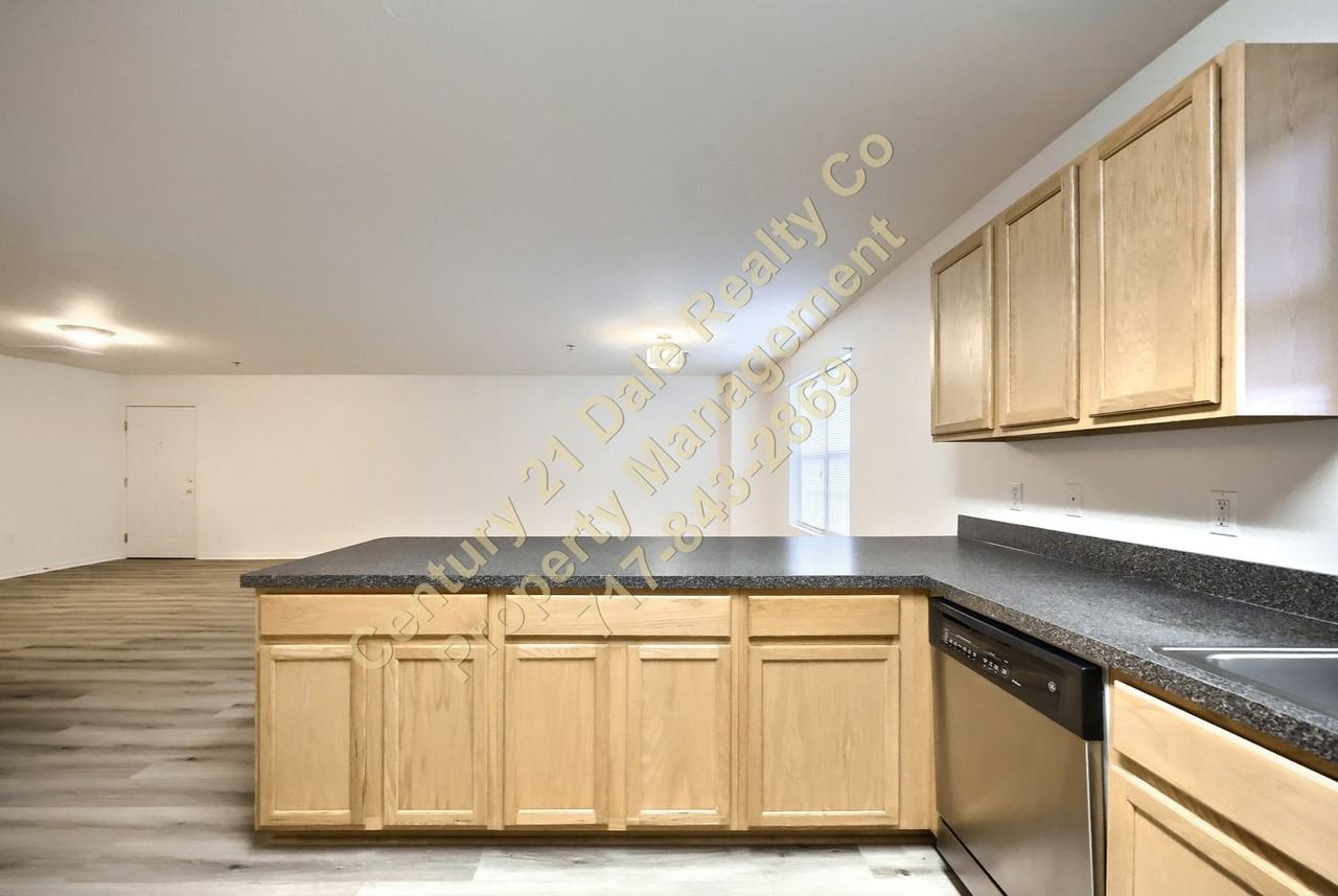 360 W Market St - Photo 6 of 15