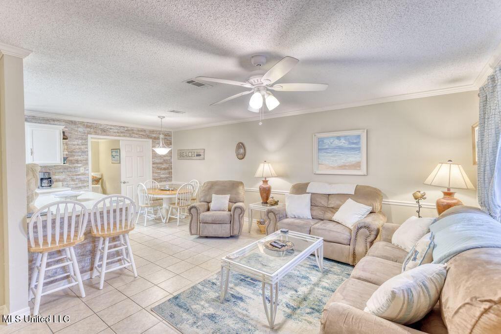 101 Pittman Dr - Photo 2 of 18