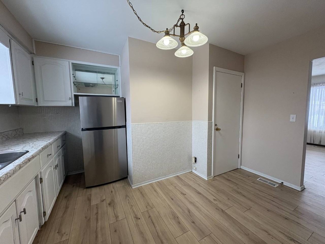 20 Delmar Blvd - Photo 3 of 11