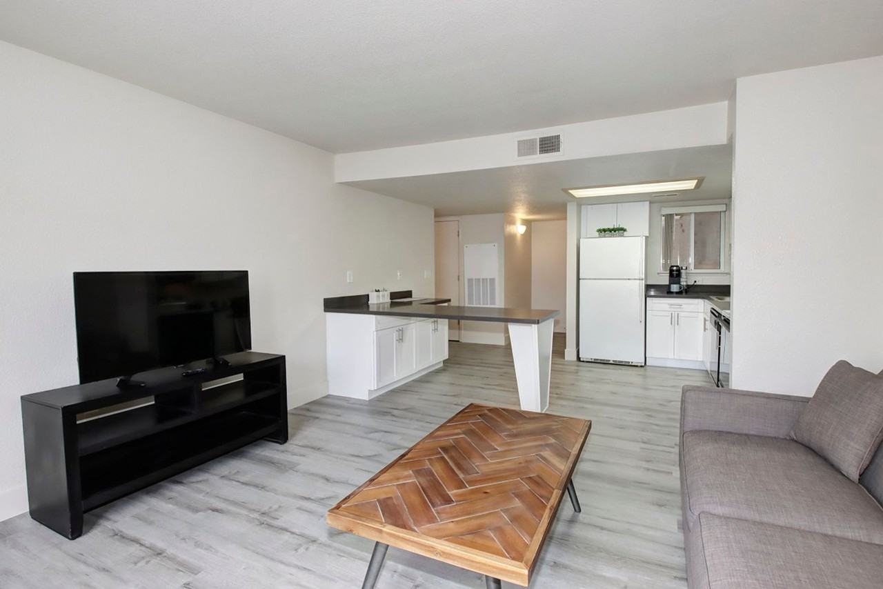 Glacier Point Apartments - Photo 5 of 45