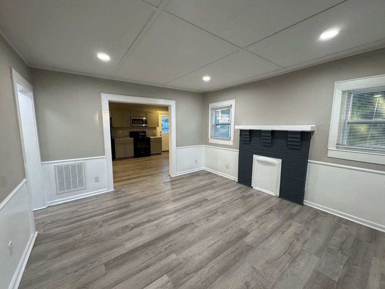 408 E 3rd Ave - Photo 2 of 16