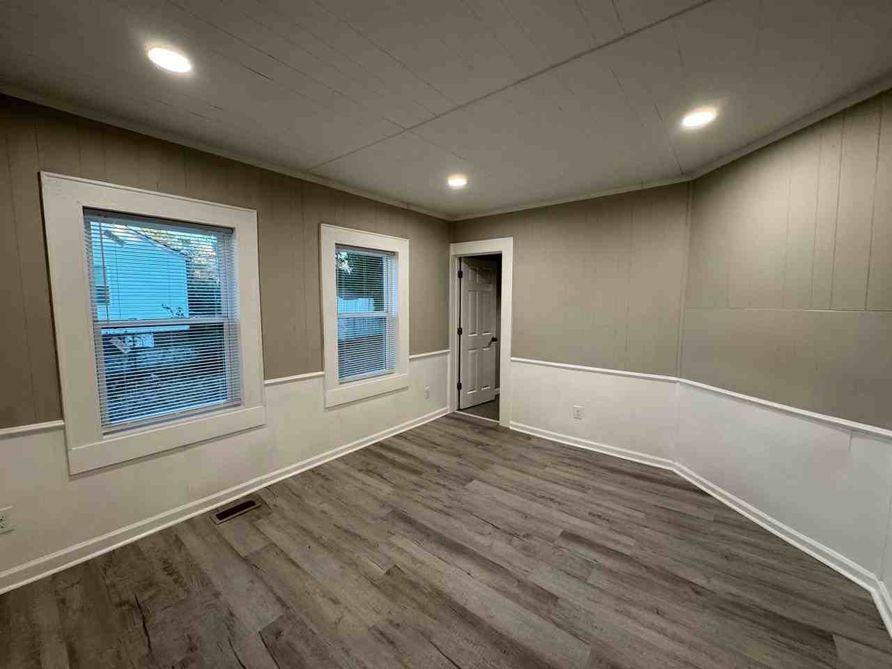 408 E 3rd Ave - Photo 5 of 16