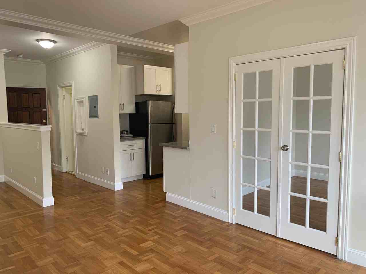 1850 Sacramento Street - Photo 3 of 11