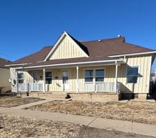 featured image of 817 Robinson Ave