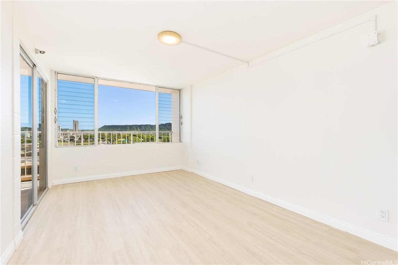 2542 Date St #402 - Photo 2 of 25