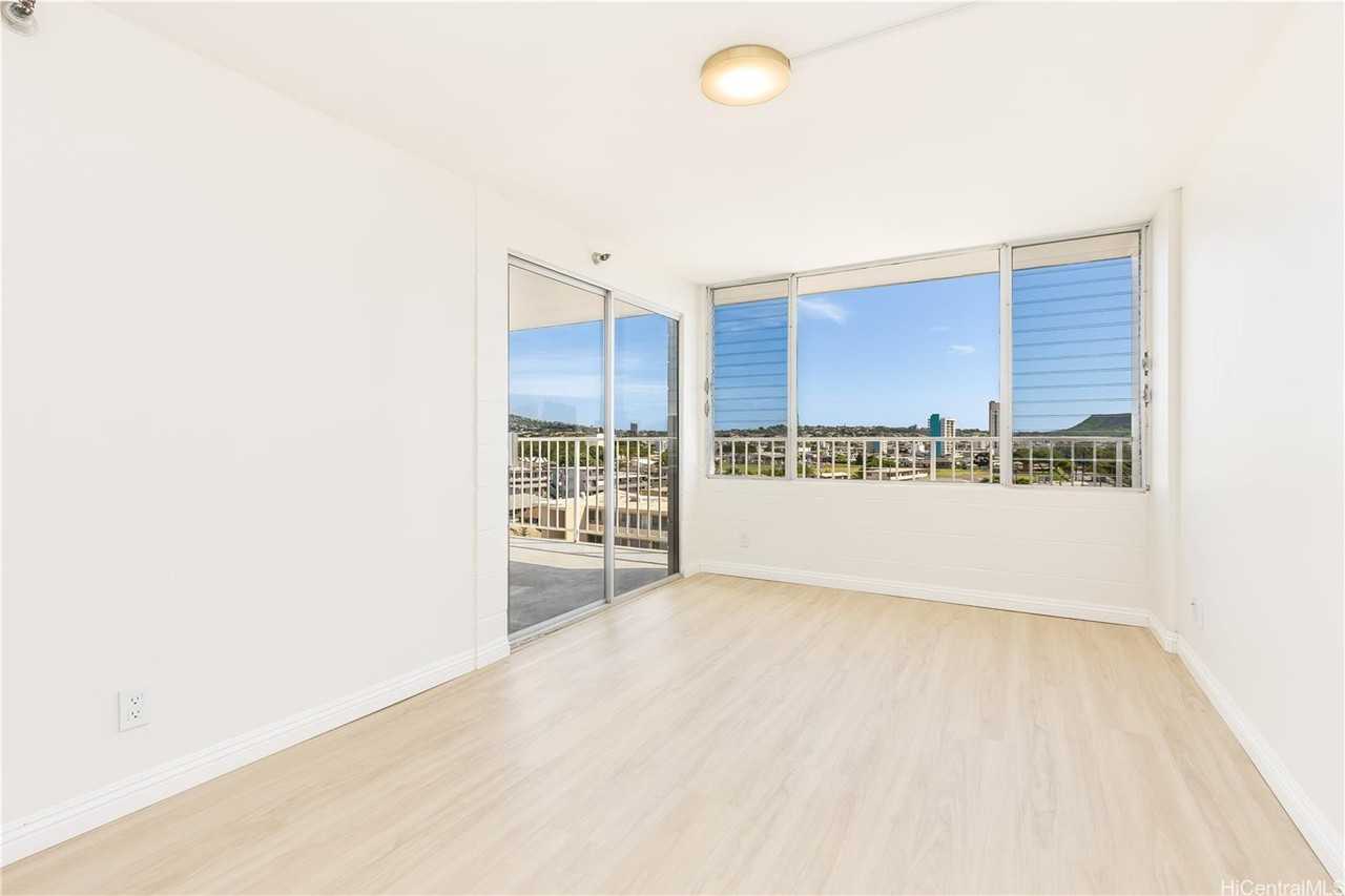 2542 Date St #402 - Photo 3 of 25