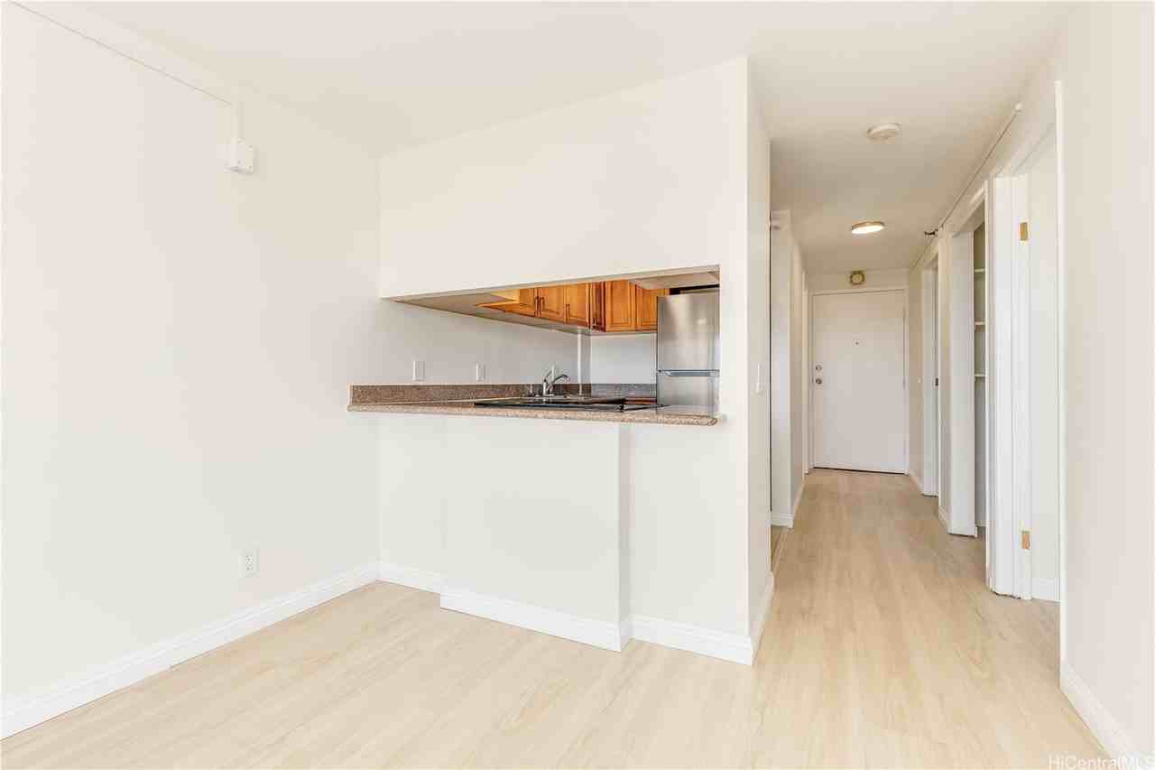 2542 Date St #402 - Photo 6 of 25