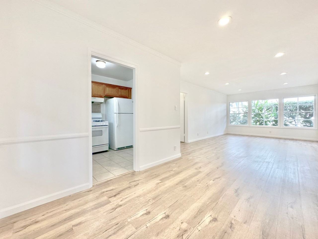 1122 S. Shenandoah St. - Photo 2 of 33