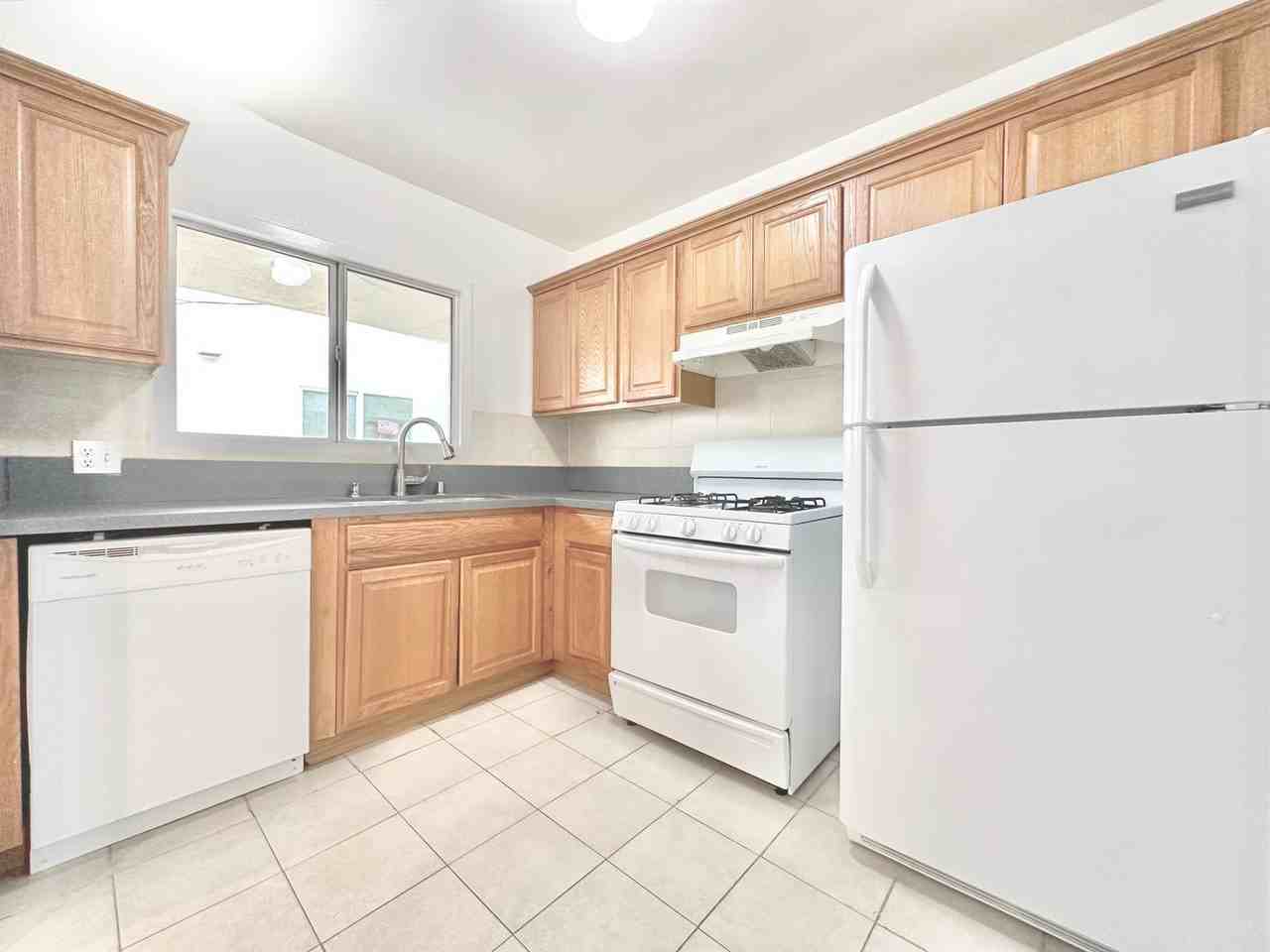 1122 S. Shenandoah St. - Photo 3 of 33