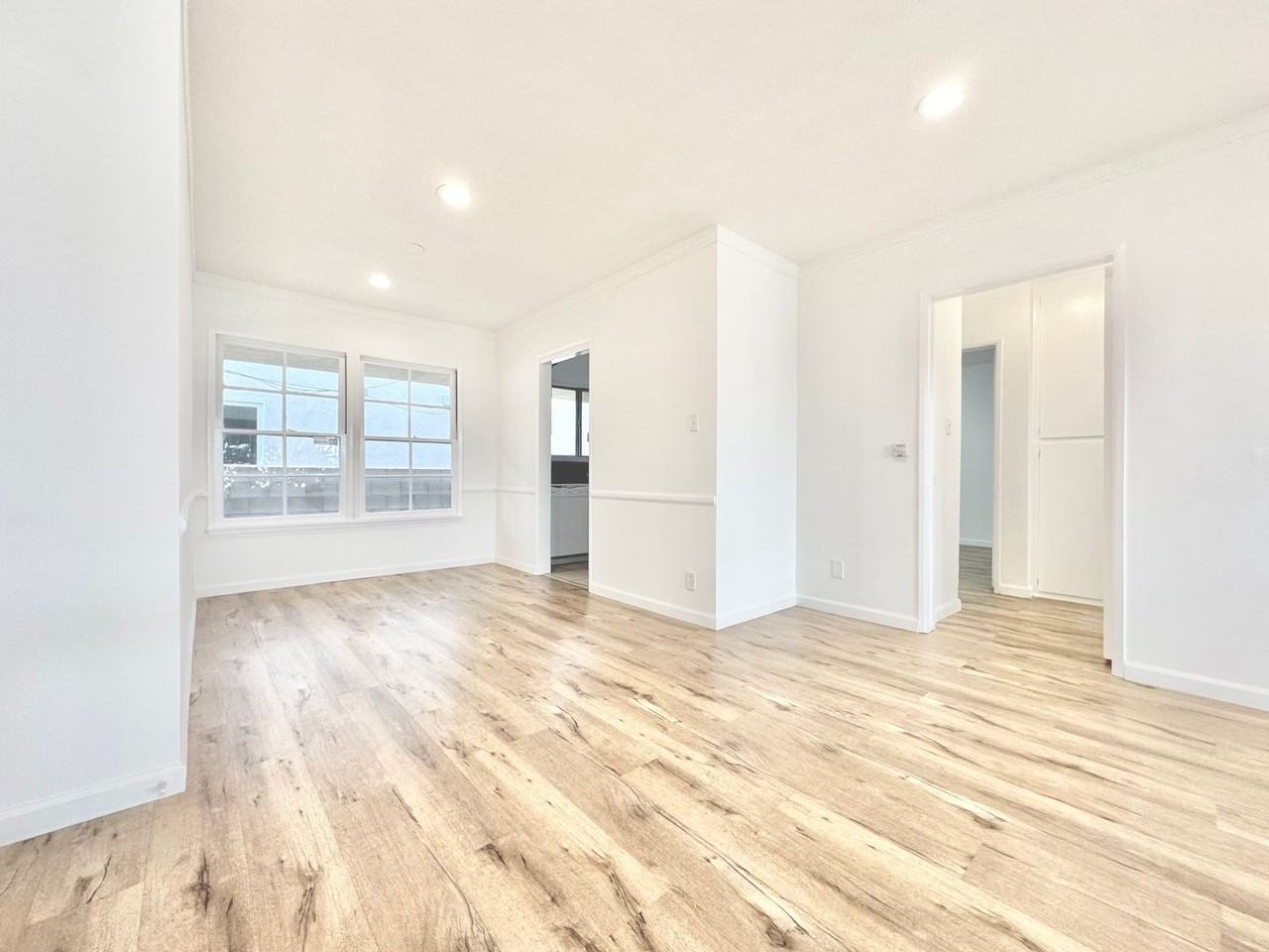 1122 S. Shenandoah St. - Photo 5 of 33