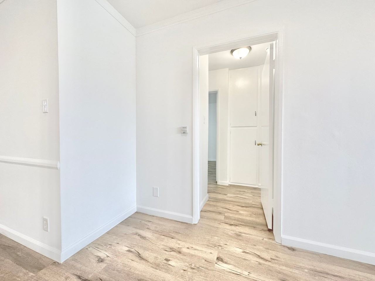 1122 S. Shenandoah St. - Photo 6 of 33