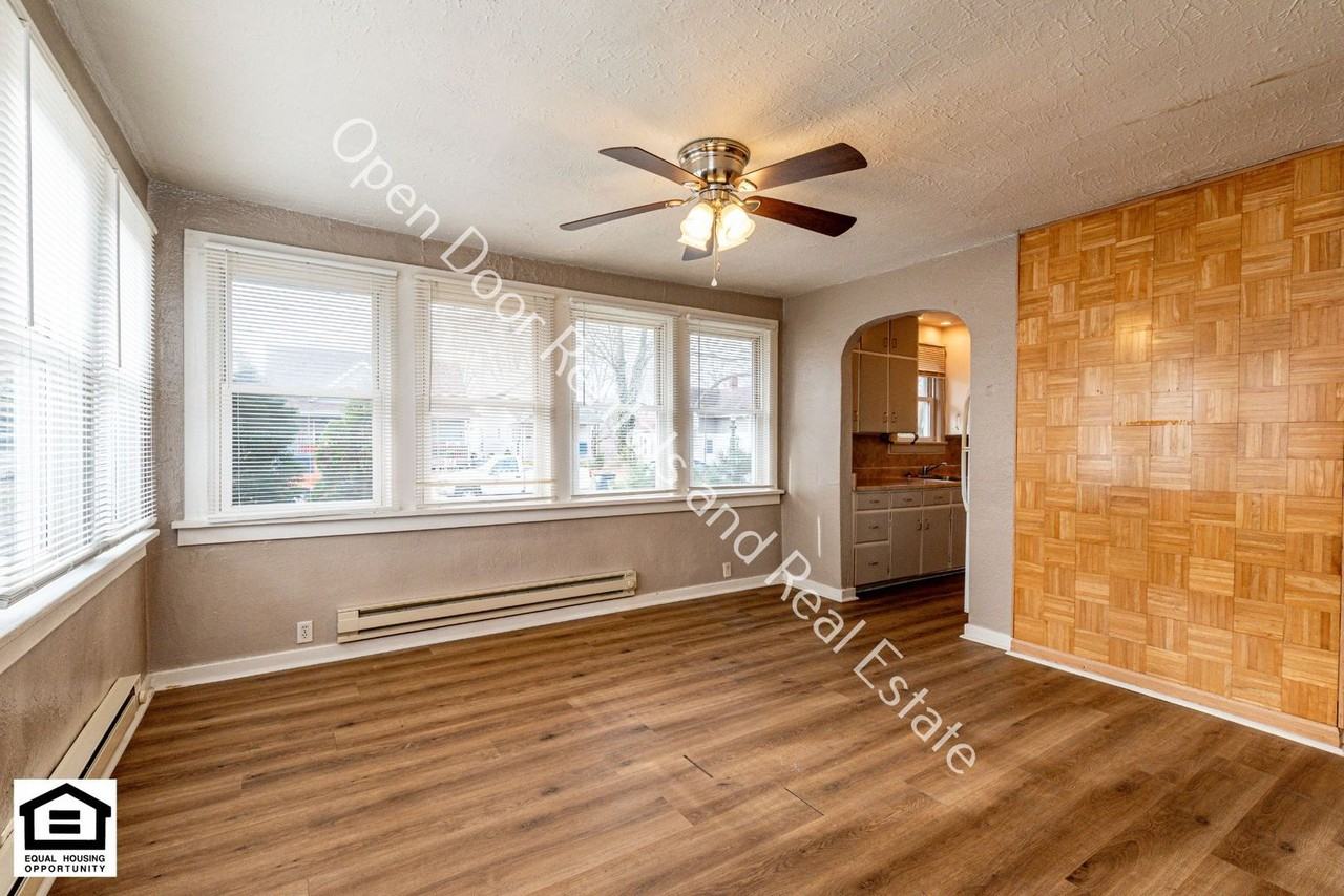 122 N Grant St - Photo 6 of 16