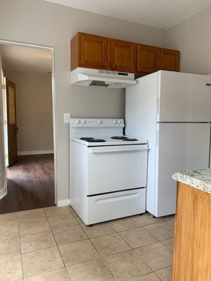 653 W Osceola St #C - Photo 3 of 6