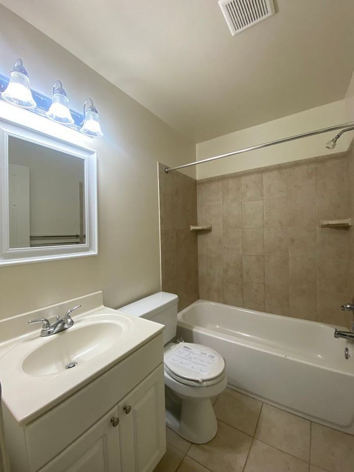 Broadmore Apartments - Photo 7 of 38