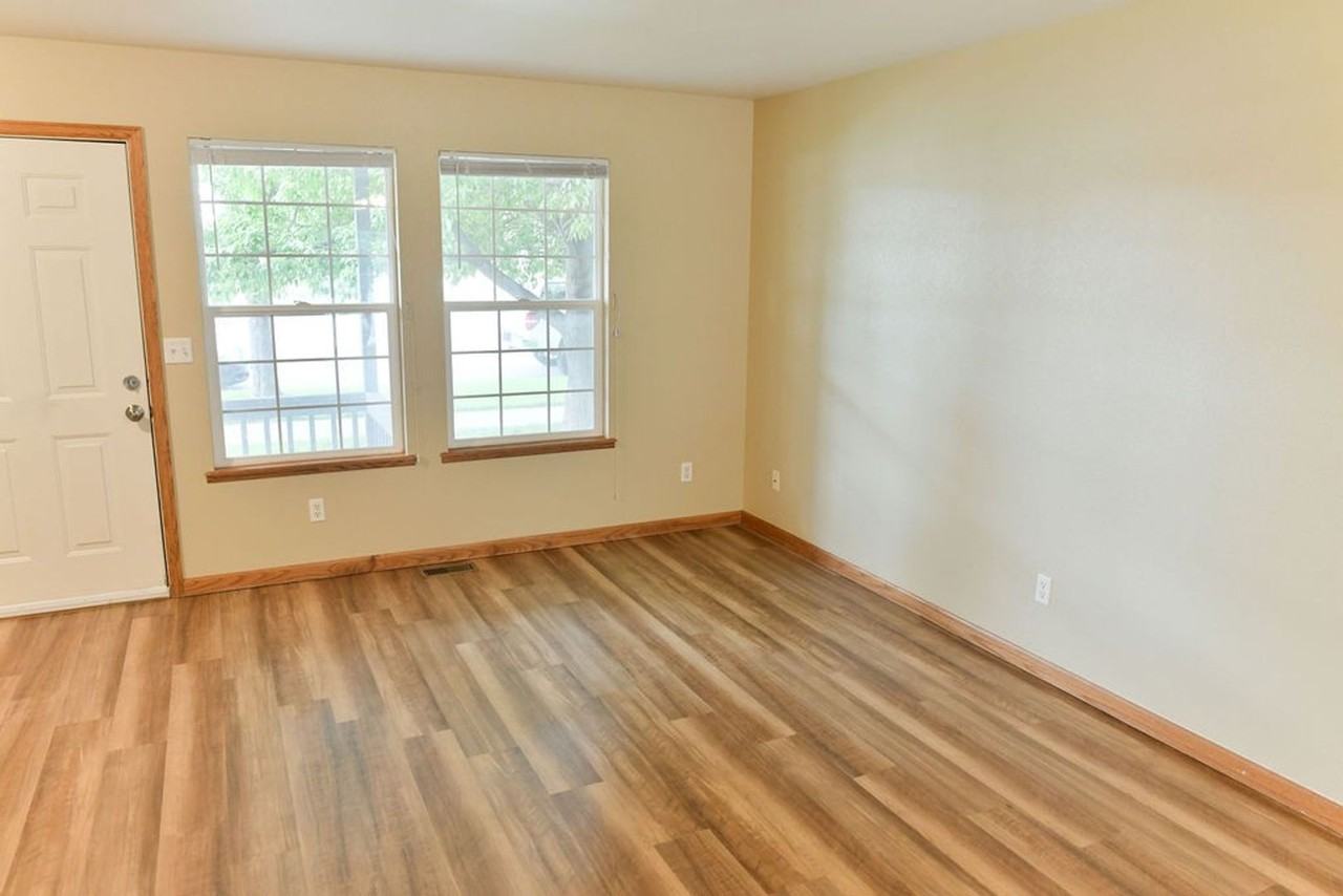 1115 W Swallow Rd #2 - Photo 5 of 50