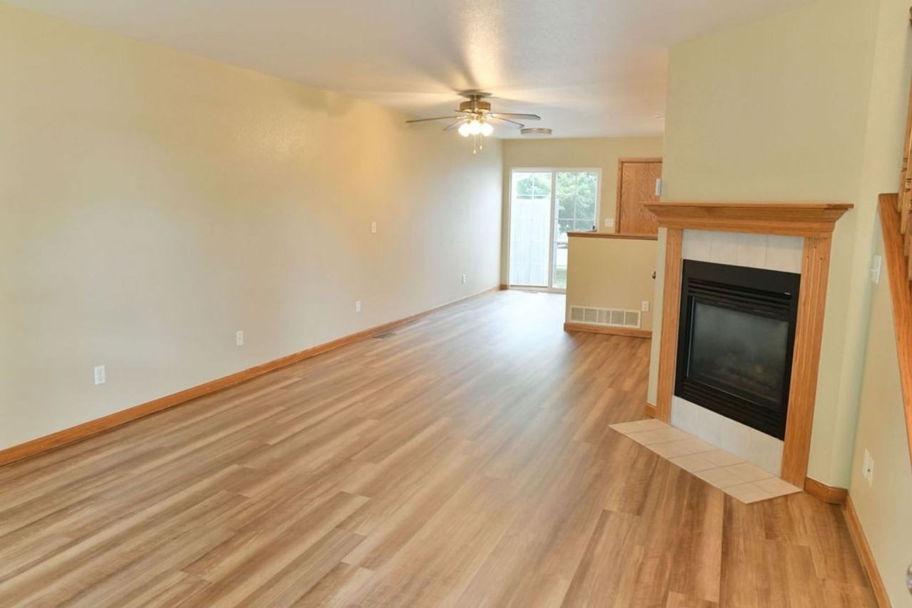 1115 W Swallow Rd #2 - Photo 7 of 50