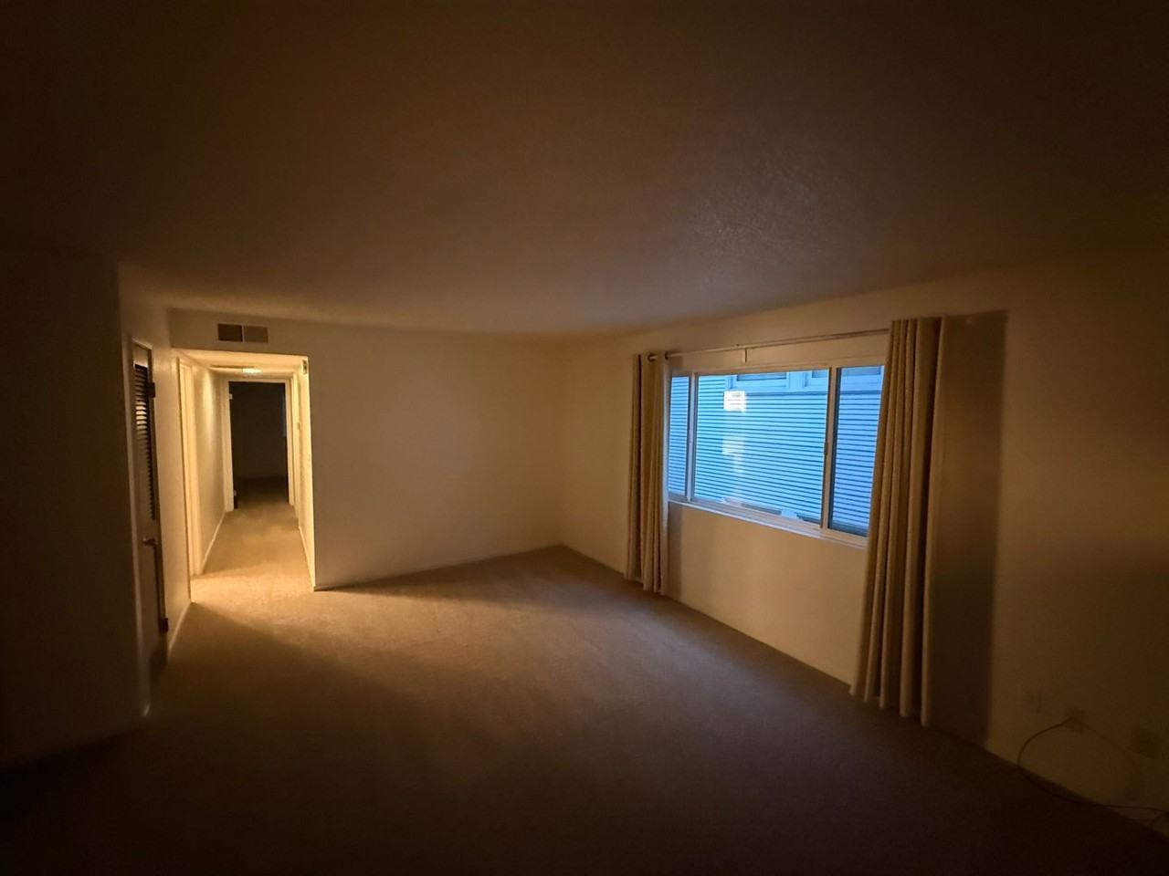 2824 I St #4 - Photo 4 of 7