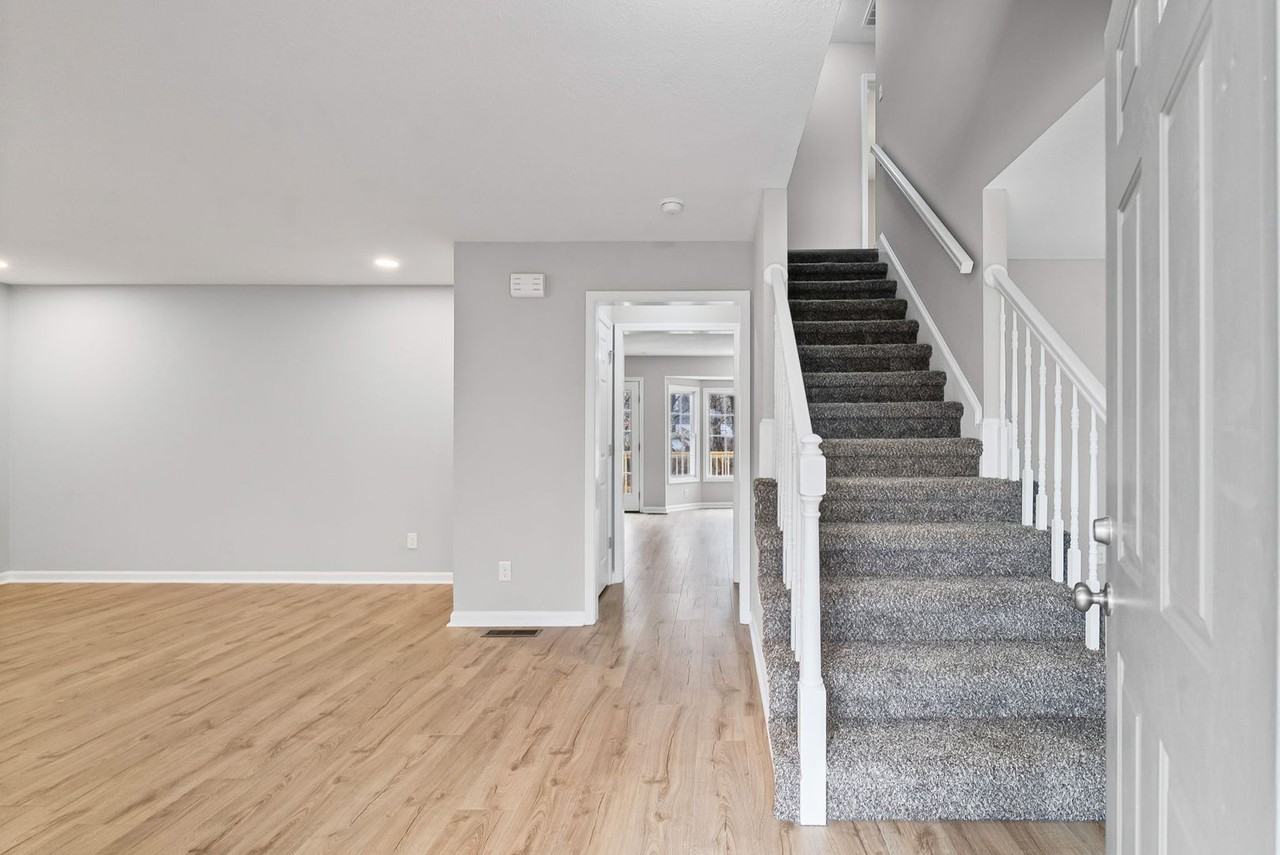 3118 Larson Ln - Photo 6 of 42