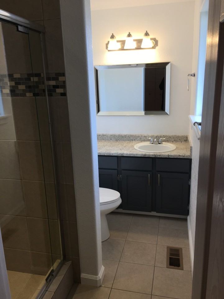 5234 Primrose Ln - Photo 6 of 10