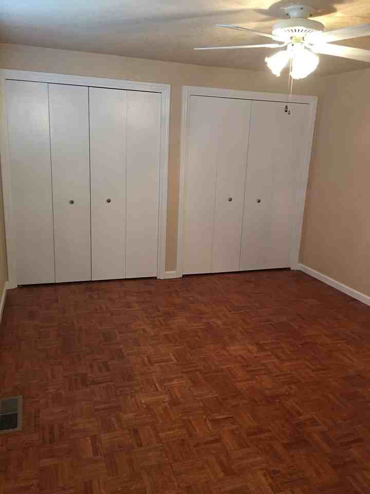 5234 Primrose Ln - Photo 7 of 10