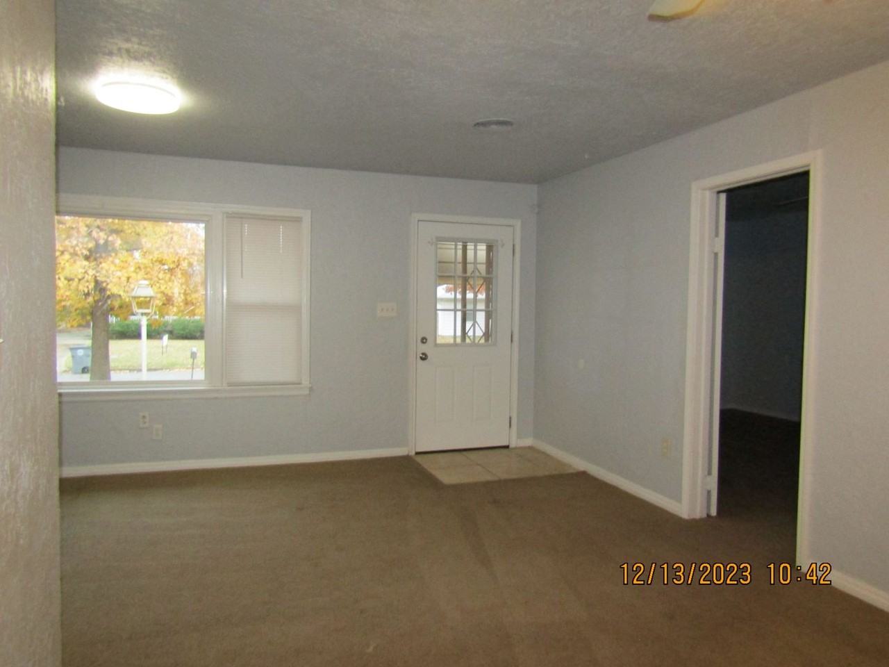 3135 Nw Kinyon Ave - Photo 5 of 33