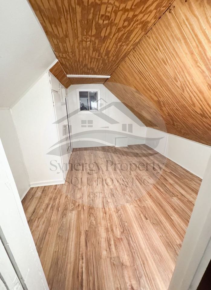 415 N Pearl St - Photo 2 of 5