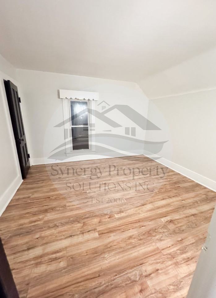 415 N Pearl St - Photo 3 of 5