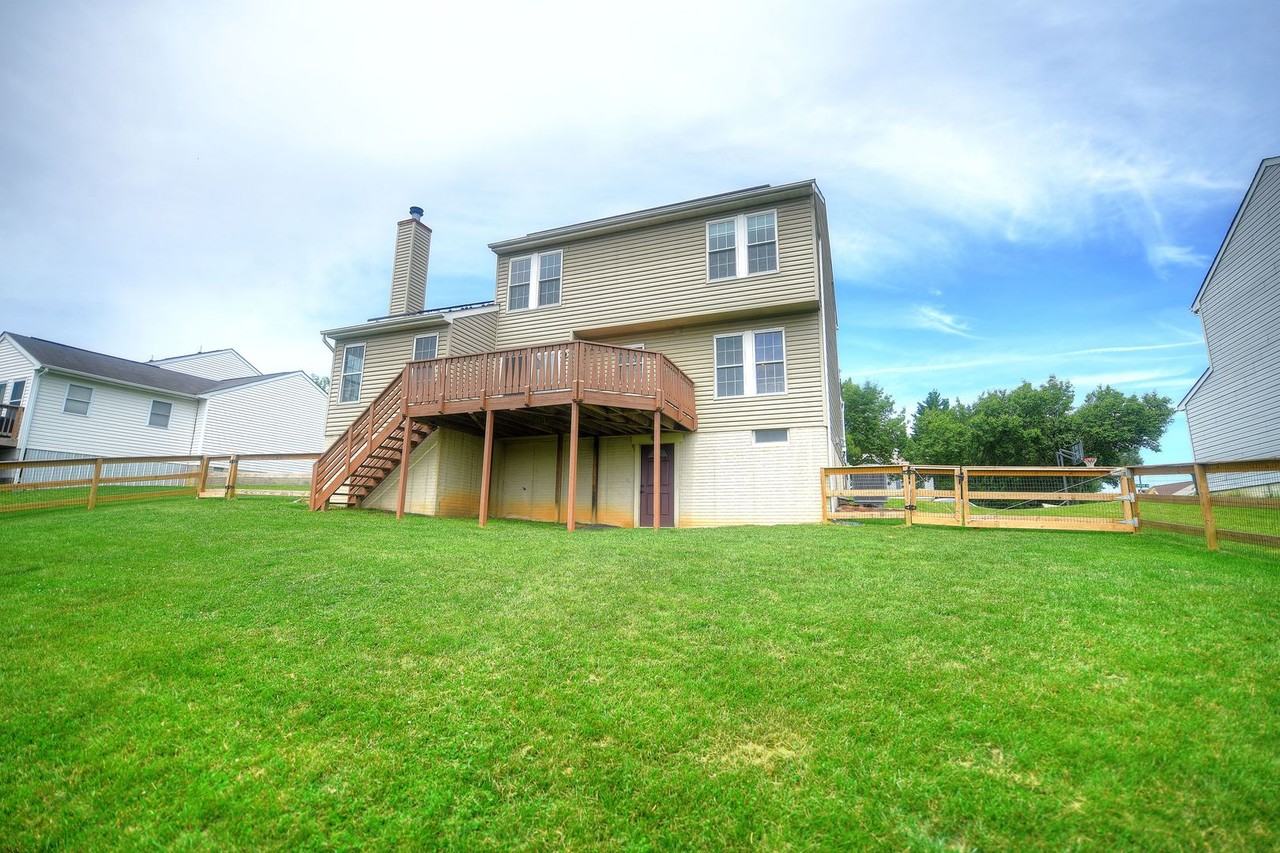 917 Towson Dr - Photo 4 of 28