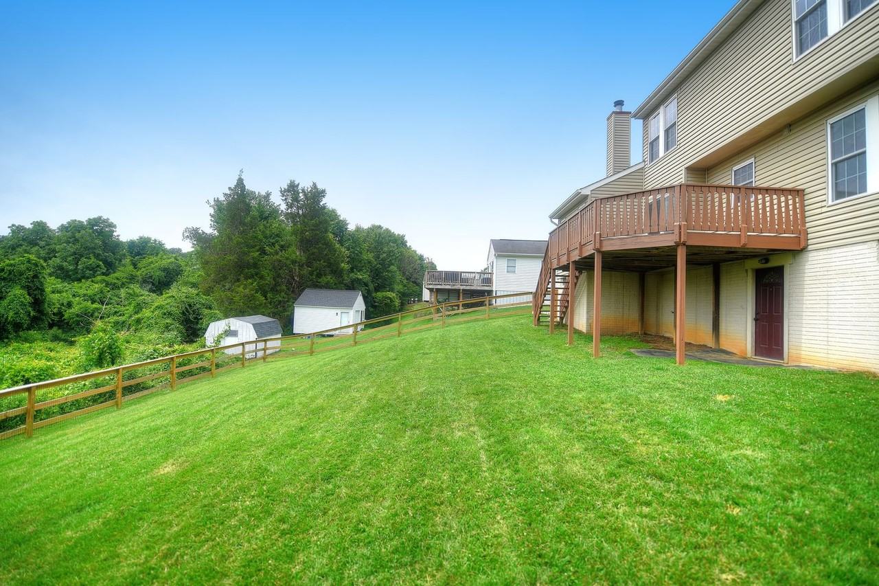 917 Towson Dr - Photo 5 of 28