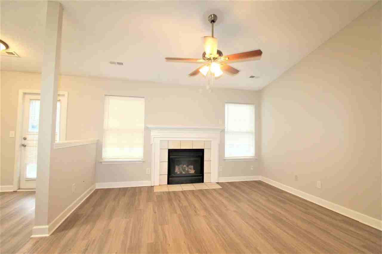 520 Lightspun Ln - Photo 3 of 26