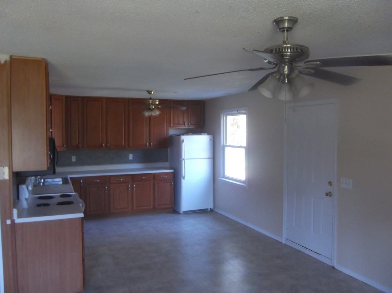 407 Ponderosa Rd - Photo 4 of 11